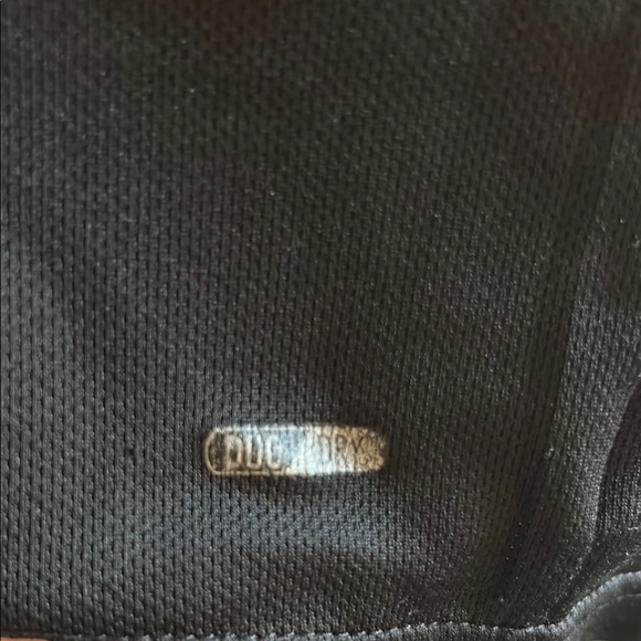 Black Athletic Men's Shirt - Picture 4 of 5